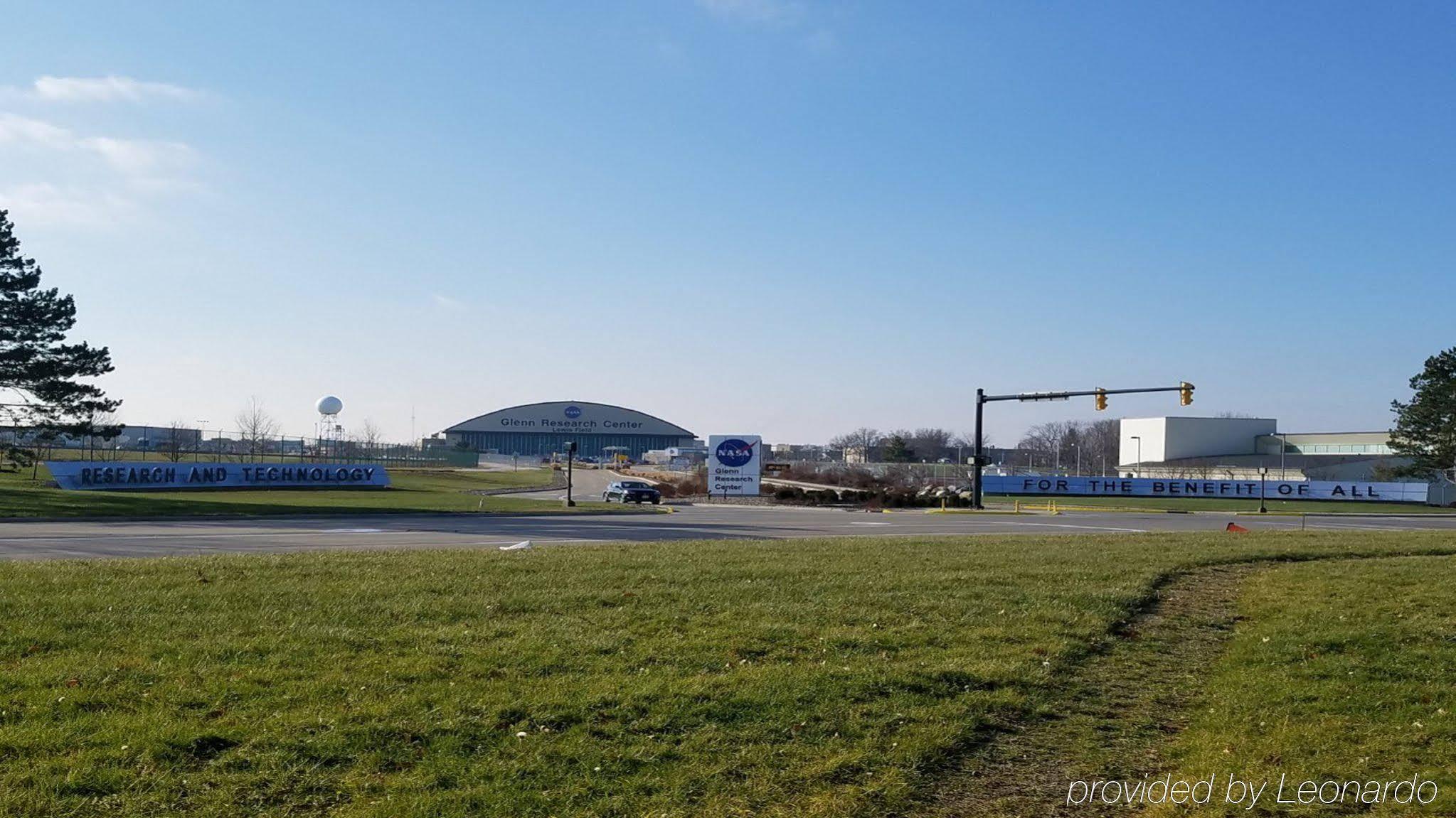 Sonesta Simply Suites Cleveland North Olmsted Airport Kültér fotó