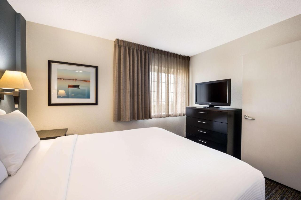 Sonesta Simply Suites Cleveland North Olmsted Airport Kültér fotó