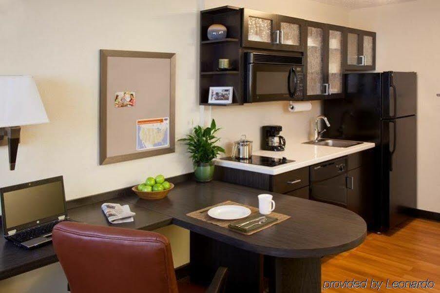 Sonesta Simply Suites Cleveland North Olmsted Airport Kültér fotó